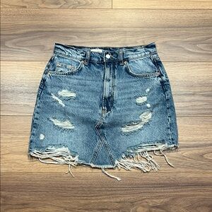 Pilcro Distressed Denim Mini Skirt Jean Skirt Raw Fringe Hem Size 6